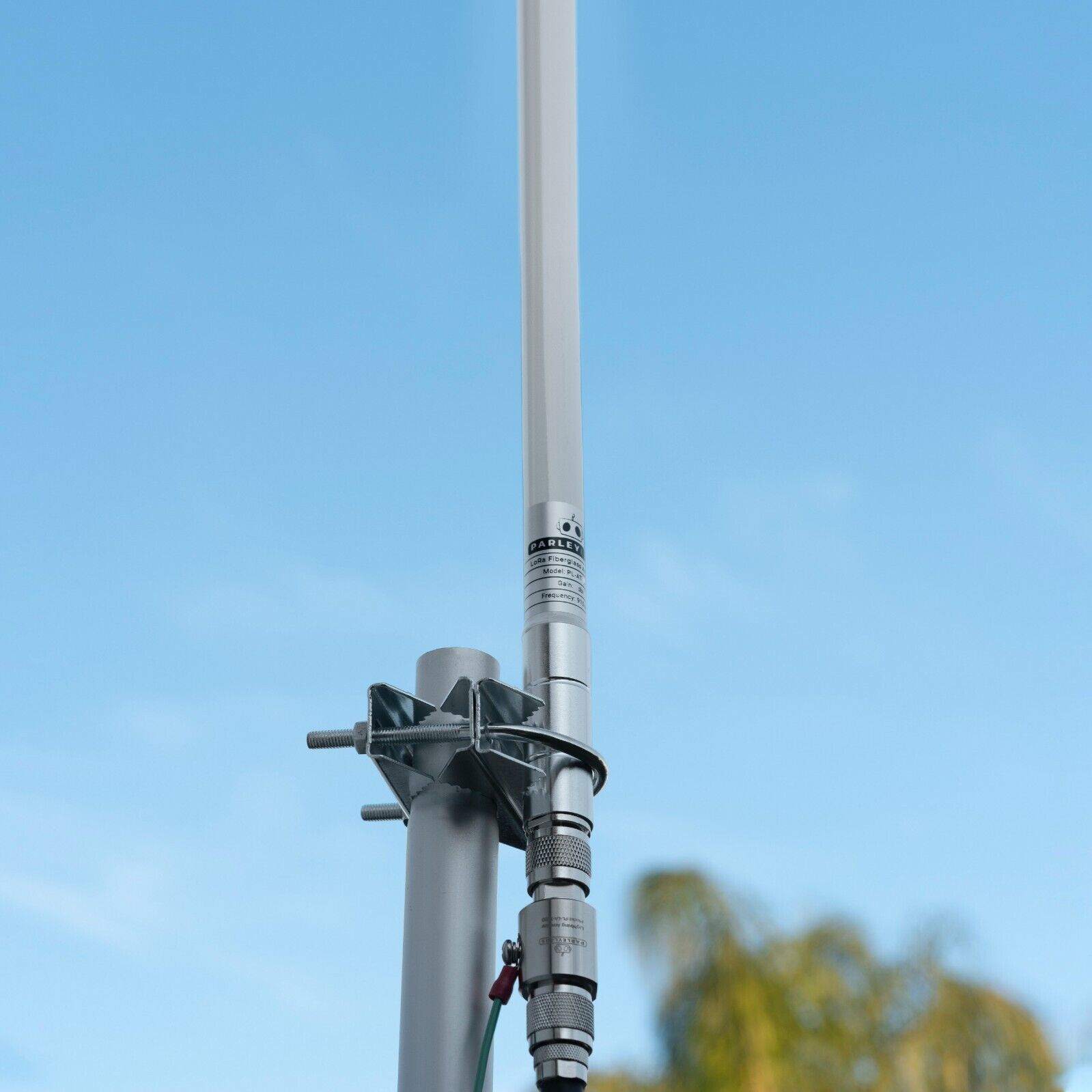 8dBi Fiberglass Antenna (868-915 MHz) - White (Case of 16 Units) - Mapping Network